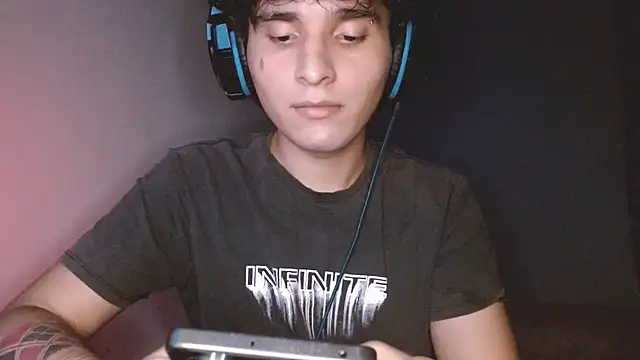 Snapshot of Charley_quin chatting on October 2025 03:38:02 AM Charley quin online show from October 2025 03:38:02 AM