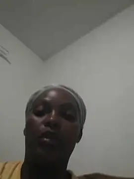 Snapshot of wet_Lips_x_x chatting on December 2024 05:33:02 PM wet Lips x x online show from December 2024 05:33:02 PM