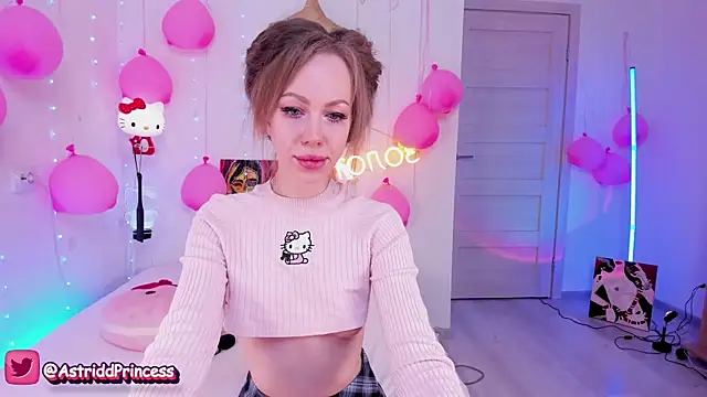 AstridHotty online show from April 2026 07:36:01 AM