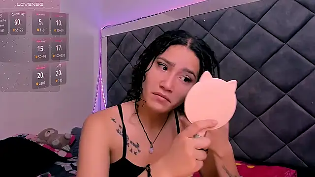 Snapshot of Nellyhills chatting on November 2025 10:32:02 AM Nellyhills online show from November 2025 10:32:02 AM