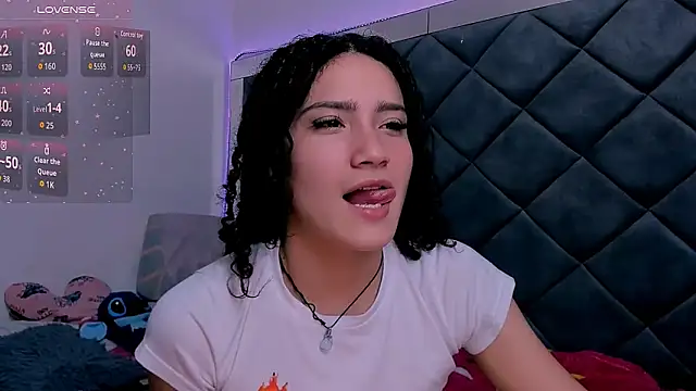 Snapshot of Nellyhills chatting on November 2025 05:39:02 PM Nellyhills online show from November 2025 05:39:02 PM