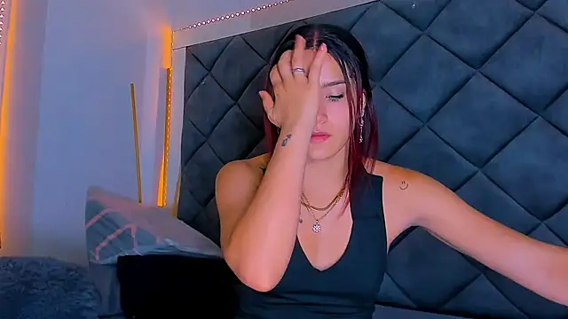 Snapshot of Nellyhills chatting on March 2025 04:01:01 PM Nellyhills online show from March 2025 04:01:01 PM