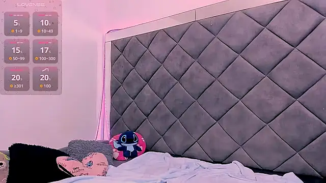 Snapshot of Nellyhills chatting on November 2025 04:18:01 PM Nellyhills online show from November 2025 04:18:01 PM