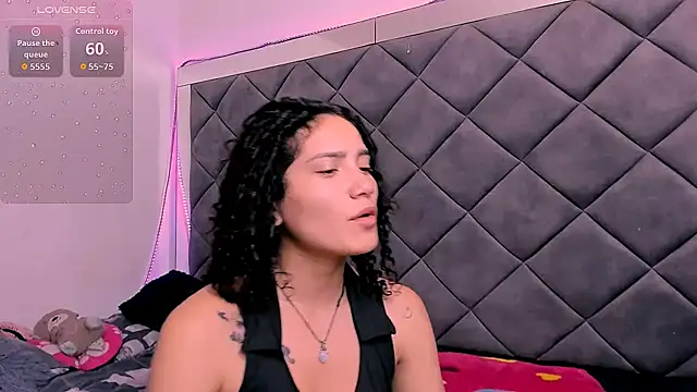 Snapshot of Nellyhills chatting on November 2025 06:00:02 PM Nellyhills online show from November 2025 06:00:02 PM