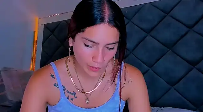 Snapshot of Nellyhills chatting on March 2025 09:37:02 PM Nellyhills online show from March 2025 09:37:02 PM