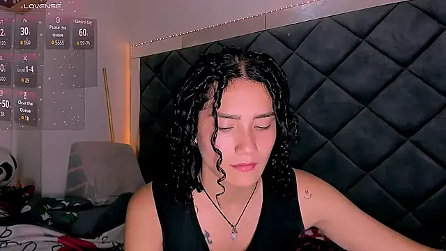 Snapshot of Nellyhills chatting on October 2025 04:50:02 PM Nellyhills online show from October 2025 04:50:02 PM