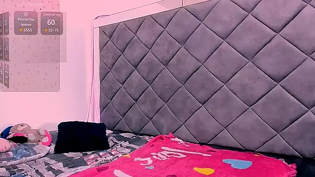 Snapshot of Nellyhills chatting on November 2025 06:07:02 PM Nellyhills online show from November 2025 06:07:02 PM