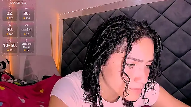 Snapshot of Nellyhills chatting on September 2025 11:29:02 PM Nellyhills online show from September 2025 11:29:02 PM