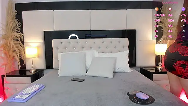CarlaRossi  online show from April 2026 07:44:01 PM