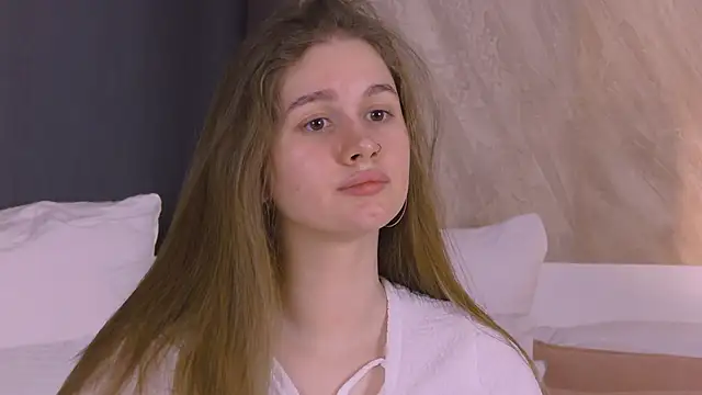 EllieHayes online show from March 2026 09:22:02 PM