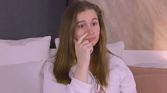 EllieHayes online show from March 2026 09:59:01 PM