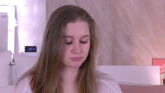 EllieHayes online show from December 2025 07:06:01 PM