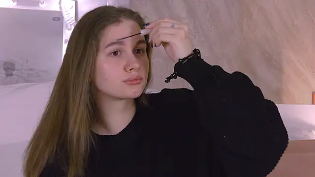 EllieHayes online show from February 2026 10:22:02 PM