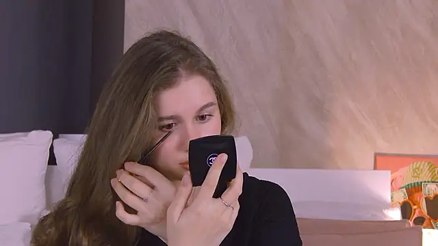 EllieHayes online show from March 2026 09:09:01 PM