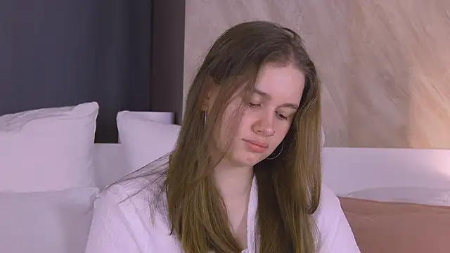 EllieHayes online show from March 2026 09:27:01 PM