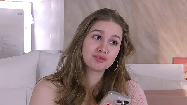 EllieHayes online show from January 2026 08:15:01 PM