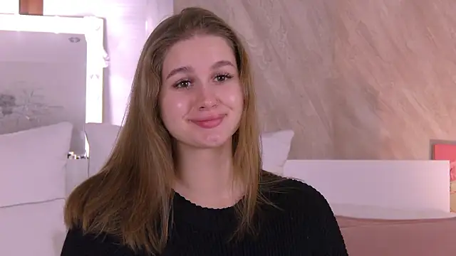 EllieHayes online show from November 2025 06:23:02 PM