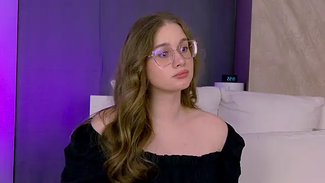 EllieHayes online show from June 2026 04:57:02 PM