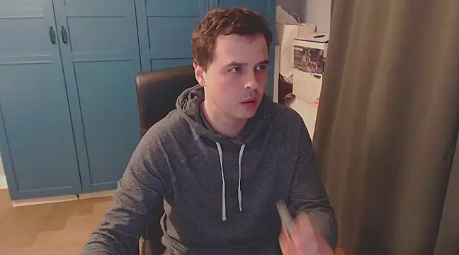 Snapshot of CuteMan33 chatting on December 2024 04:12:01 AM CuteMan33 online show from December 2024 04:12:01 AM