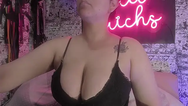 lilit fetichs online show from September 2025 11:11:02 PM