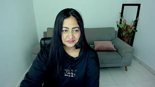 Adele Sweett online show from December 2025 10:17:02 AM