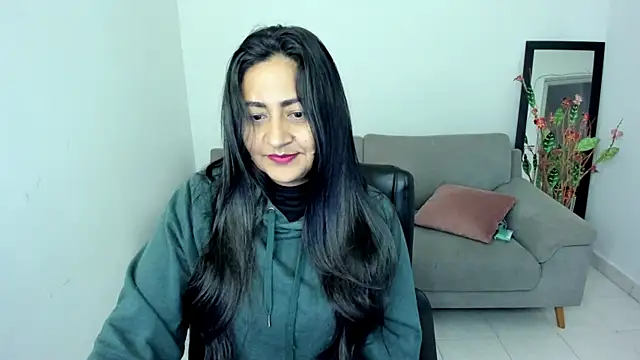 Snapshot of Adele_Sweett chatting on November 2025 11:10:01 AM Adele Sweett online show from November 2025 11:10:01 AM