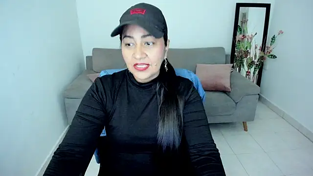 Snapshot of Adele_Sweett chatting on November 2025 11:47:02 AM Adele Sweett online show from November 2025 11:47:02 AM