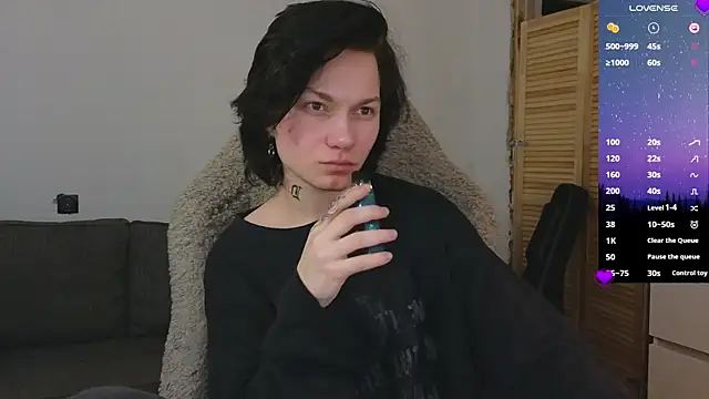 esajukyy online show from April 2026 04:23:02 PM