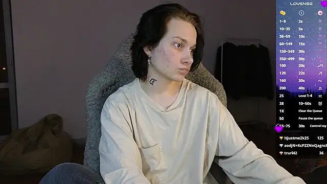 esajukyy online show from May 2026 05:49:02 PM
