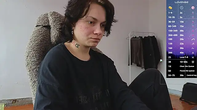 esajukyy online show from April 2026 01:15:01 AM
