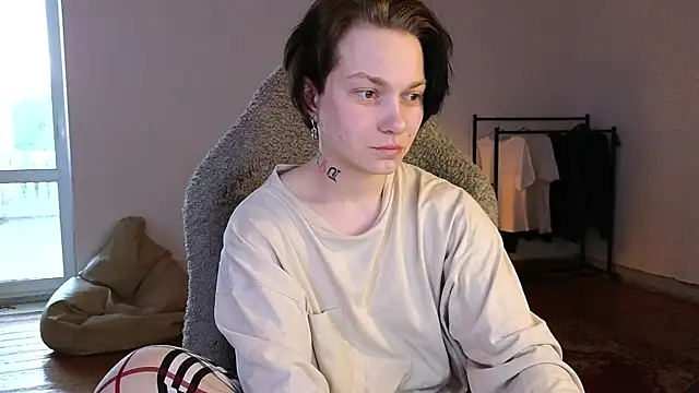 esajukyy online show from June 2026 02:06:01 PM