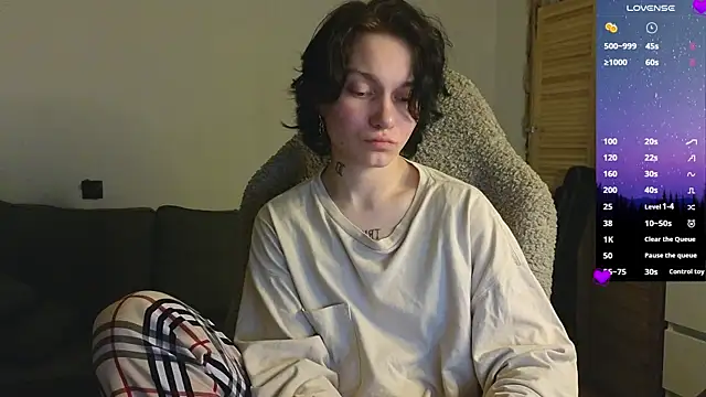 esajukyy online show from April 2026 03:41:01 PM