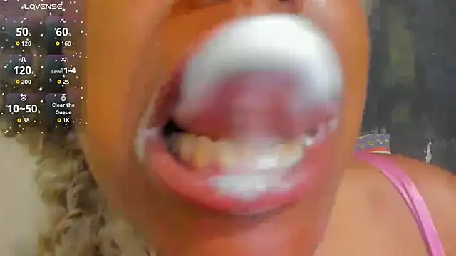 Snapshot of KamariaFyre chatting on July 2026 01:01:01 PM KamariaFyre online show from July 2026 01:01:01 PM