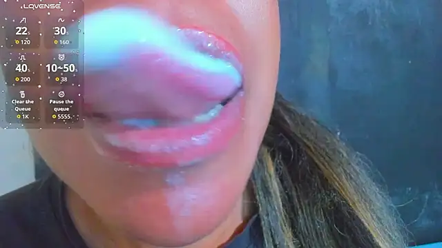 Snapshot of KamariaFyre chatting on November 2025 03:49:02 AM KamariaFyre online show from November 2025 03:49:02 AM