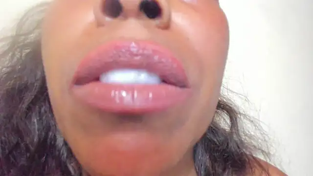 KamariaFyre online show from March 2025 09:40:02 AM