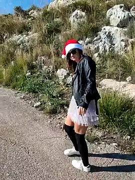 Samira-Summer online show from December 2025 10:21:02 AM