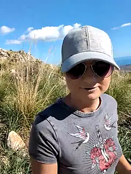 Samira-Summer online show from November 2025 10:16:01 AM