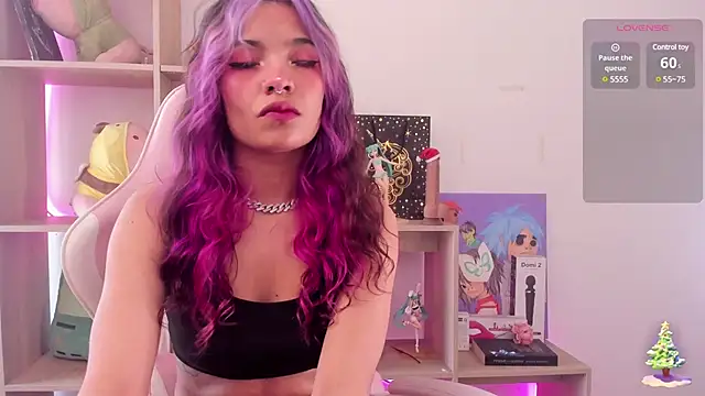 KatieSimpson  online show from December 2024 02:54:02 PM