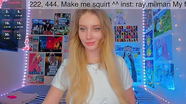 Snapshot of AliceMilman chatting on January 2025 11:59:01 AM AliceMilman online show from January 2025 11:59:01 AM