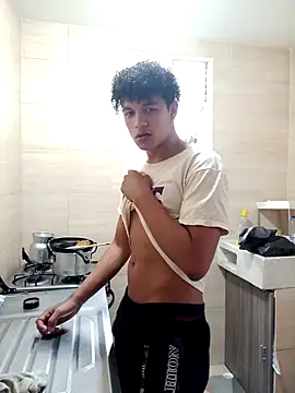 Snapshot of Black_Diamon_ chatting on February 2025 10:00:02 PM Black Diamon online show from February 2025 10:00:02 PM