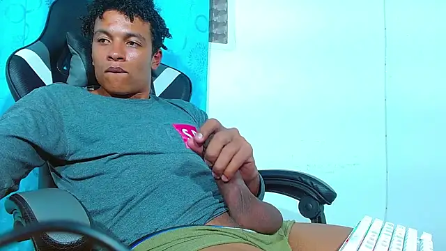 Snapshot of Black_Diamon_ chatting on March 2025 07:09:01 AM Black Diamon online show from March 2025 07:09:01 AM