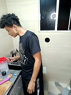 Snapshot of Black_Diamon_ chatting on December 2024 11:39:01 PM Black Diamon online show from December 2024 11:39:01 PM