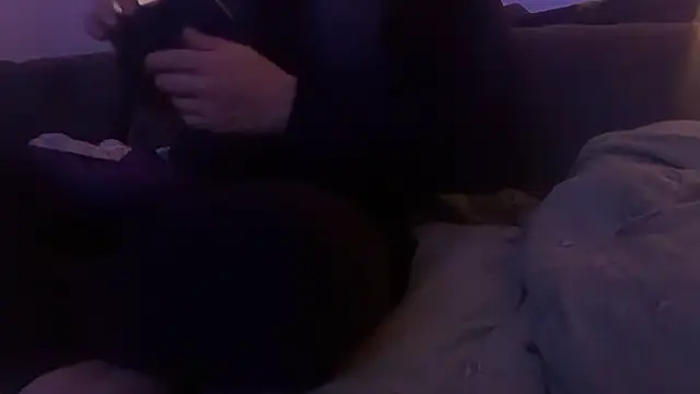 houy111111 online show from December 2025 05:58:02 PM