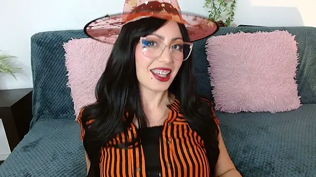 Snapshot of Kendal_Mosk chatting on October 2025 05:45:02 PM Kendal Mosk online show from October 2025 05:45:02 PM