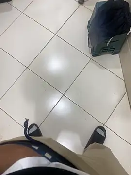 Lahcene online show from November 2025 08:19:01 PM