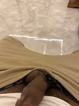 Lahcene online show from December 2025 11:05:02 PM