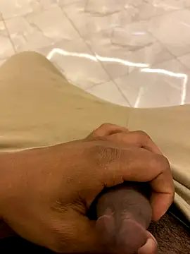 Lahcene online show from November 2025 10:10:01 PM