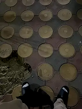 Lahcene online show from November 2025 07:02:02 PM