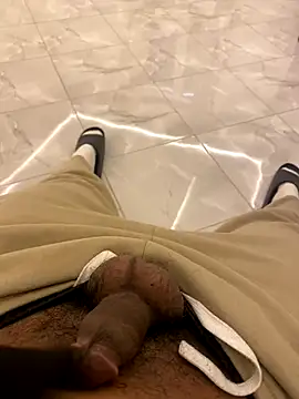 Lahcene online show from December 2025 11:14:02 PM