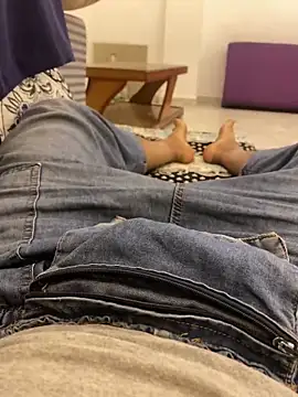 Lahcene online show from November 2025 01:37:02 PM